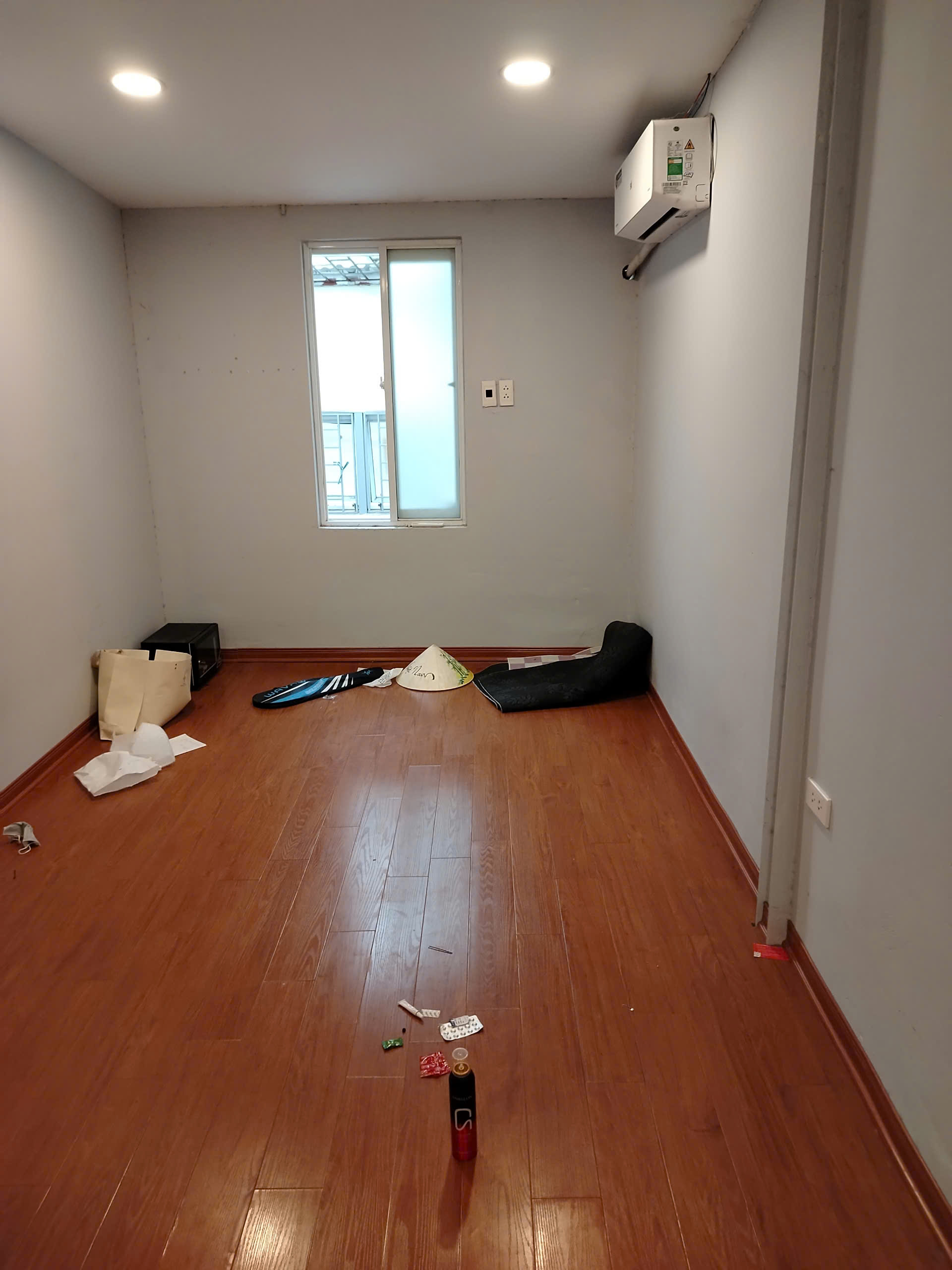 Cho thuê nhà Phố Lạc Hồng 70m2 x 2 tầng, 4 ngủ, 11 Triệu ở gđ, nhóm ngoan - Ảnh 1